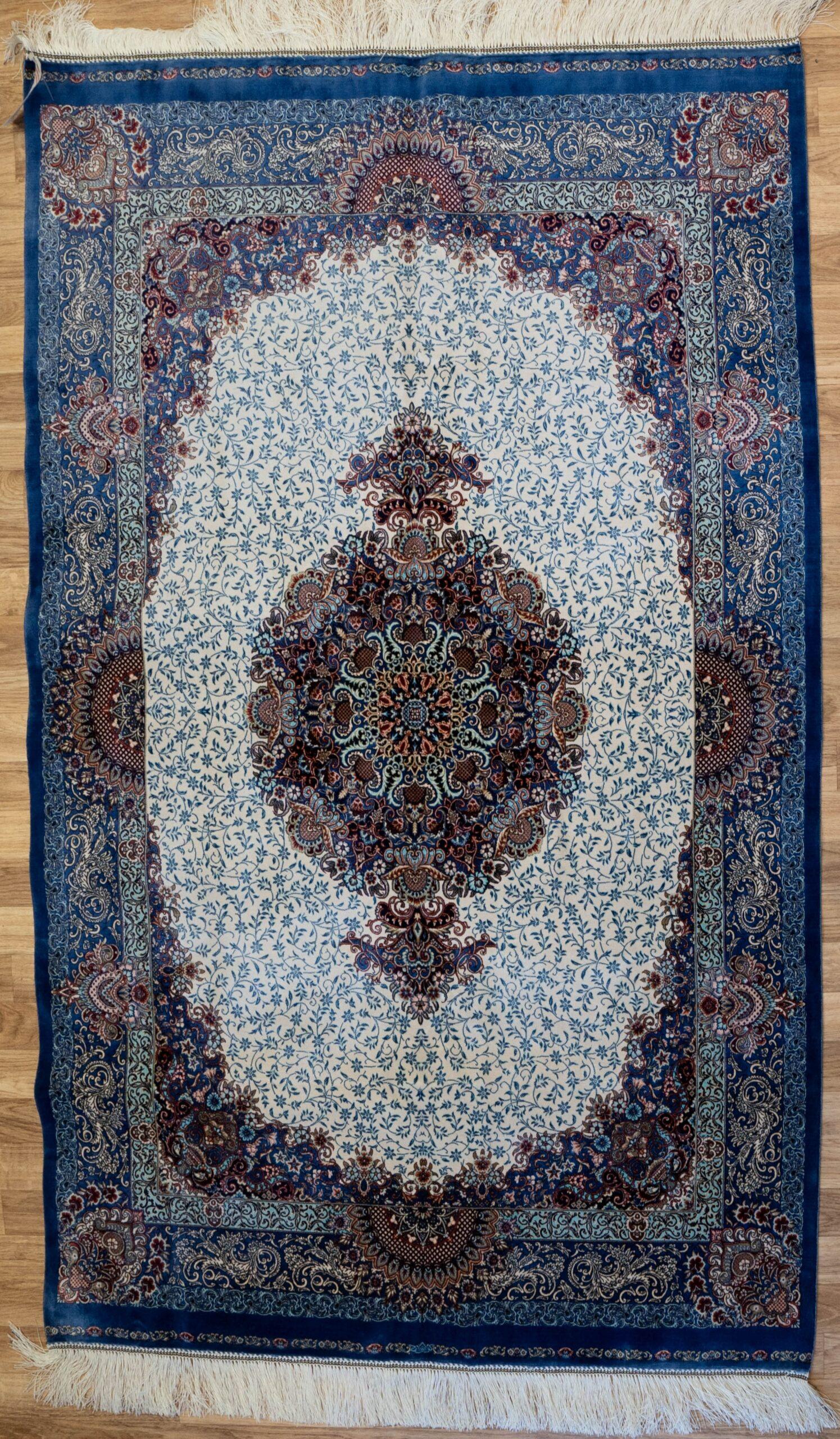 Qum Design Silk Rug 4'x6' View 1