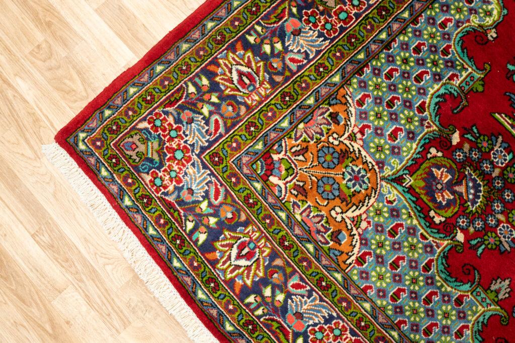 Sarouk Wool Rug 7.0x10.0 View 3