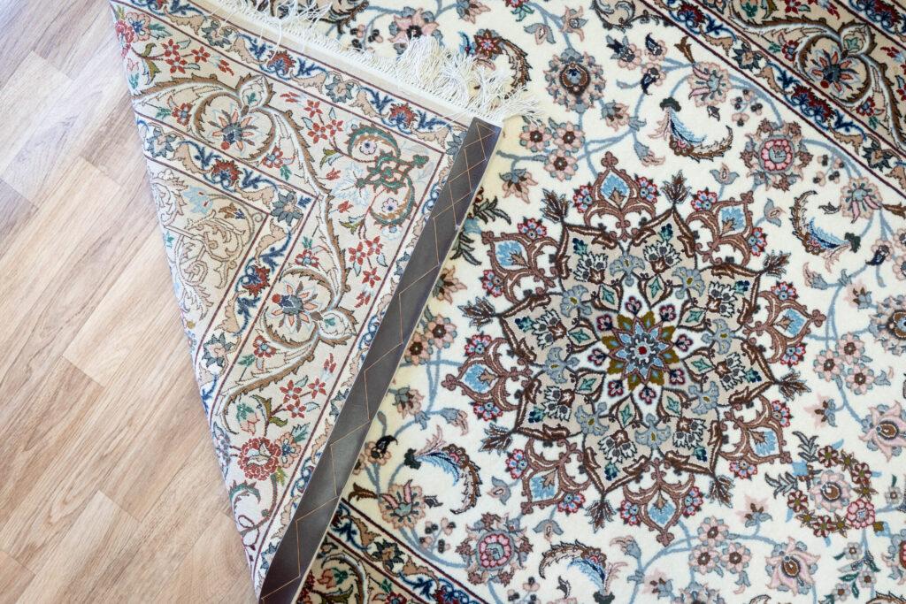 Isfahan Wool Silk Rug 3.8'x5.4' View 4