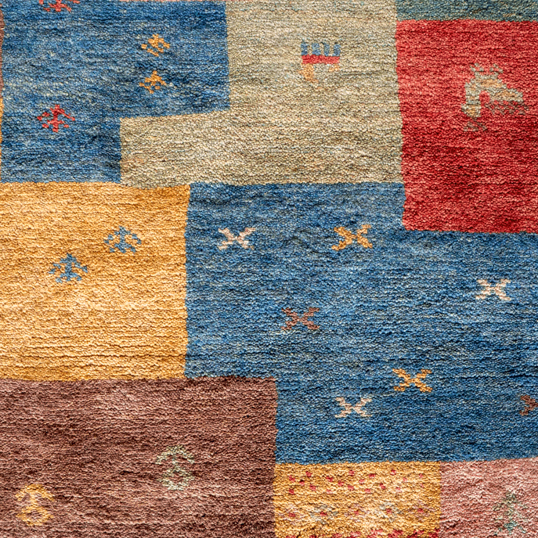 Gabbeh Rug 3924 – Genuine Hand-Woven Wool Oriental Rug View 5
