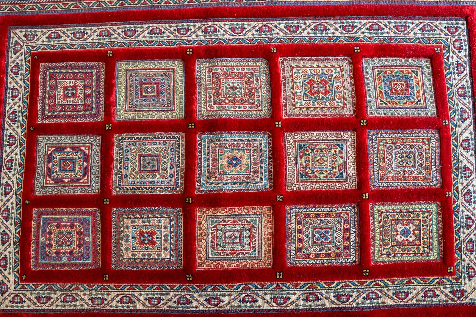 Kilim Rug 3920 – Genuine Hand-Woven Wool Oriental Rug