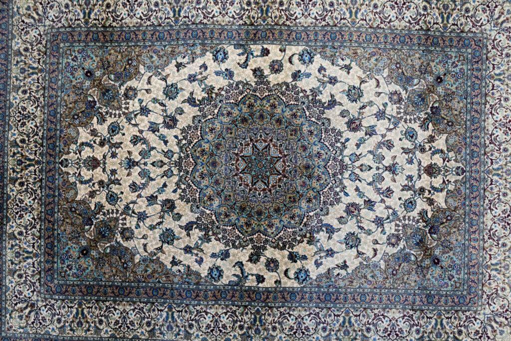 Qum Design Silk Rug 3'x5' View 2