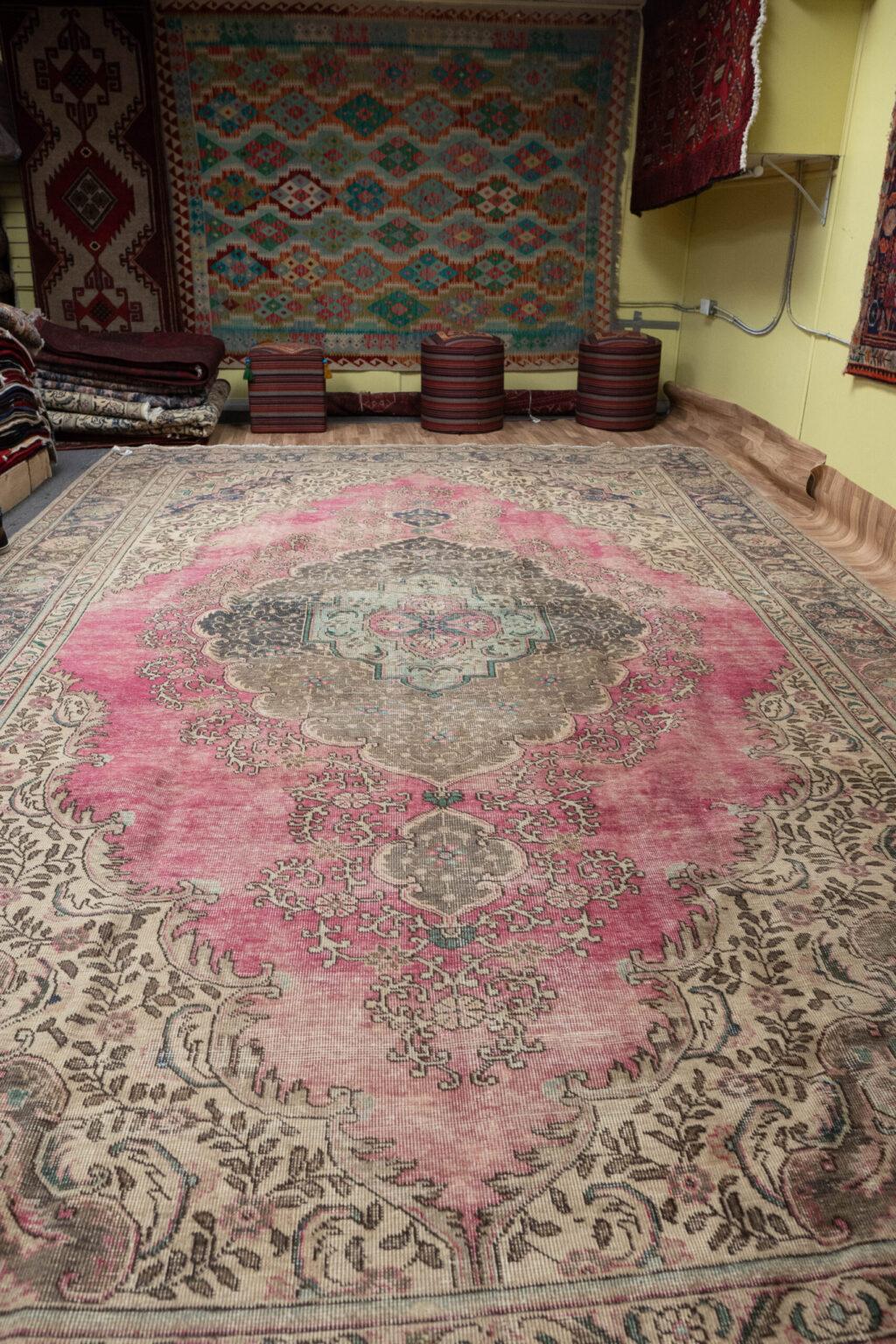Tabriz Wool Rug 10.0x14.0 View 6