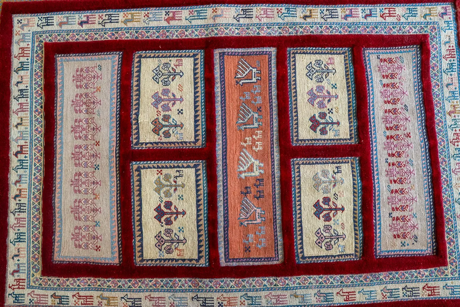 Kilim Rug 3923 – Genuine Hand-Woven Wool Oriental Rug