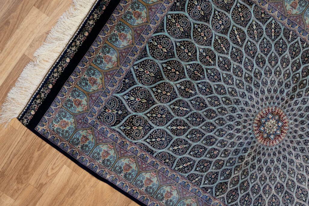 Qum Design Silk Rug 3'x5' View 3