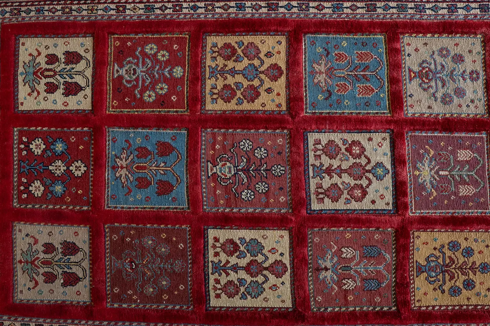 Kilim Rug 3907 – Genuine Hand-Woven Wool Oriental Rug