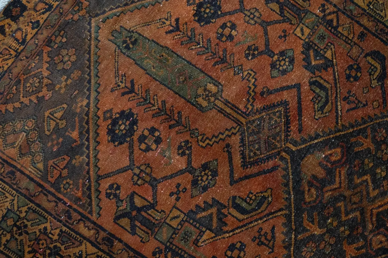Vintage Hamadan Rug – 2.2 × 3.4 FT View 2