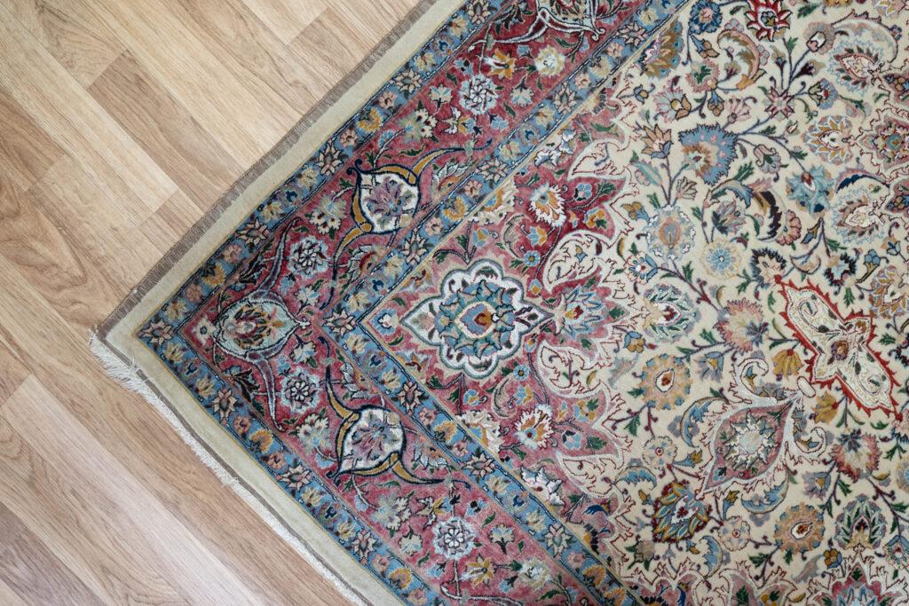 Sarouk Wool Silk Rug 4'x6' View 15