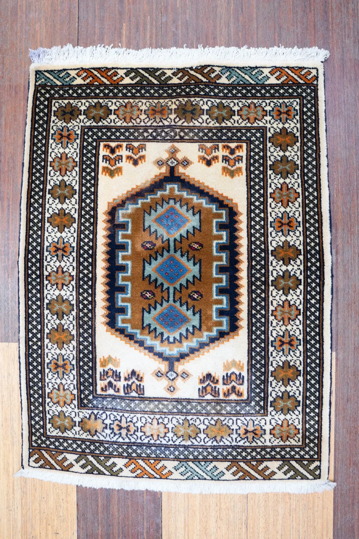 Turkmen Rug 2.2’x2.11′ View 1
