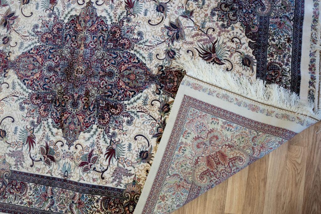 Qum Design Silk Rug 4'x6' View 2