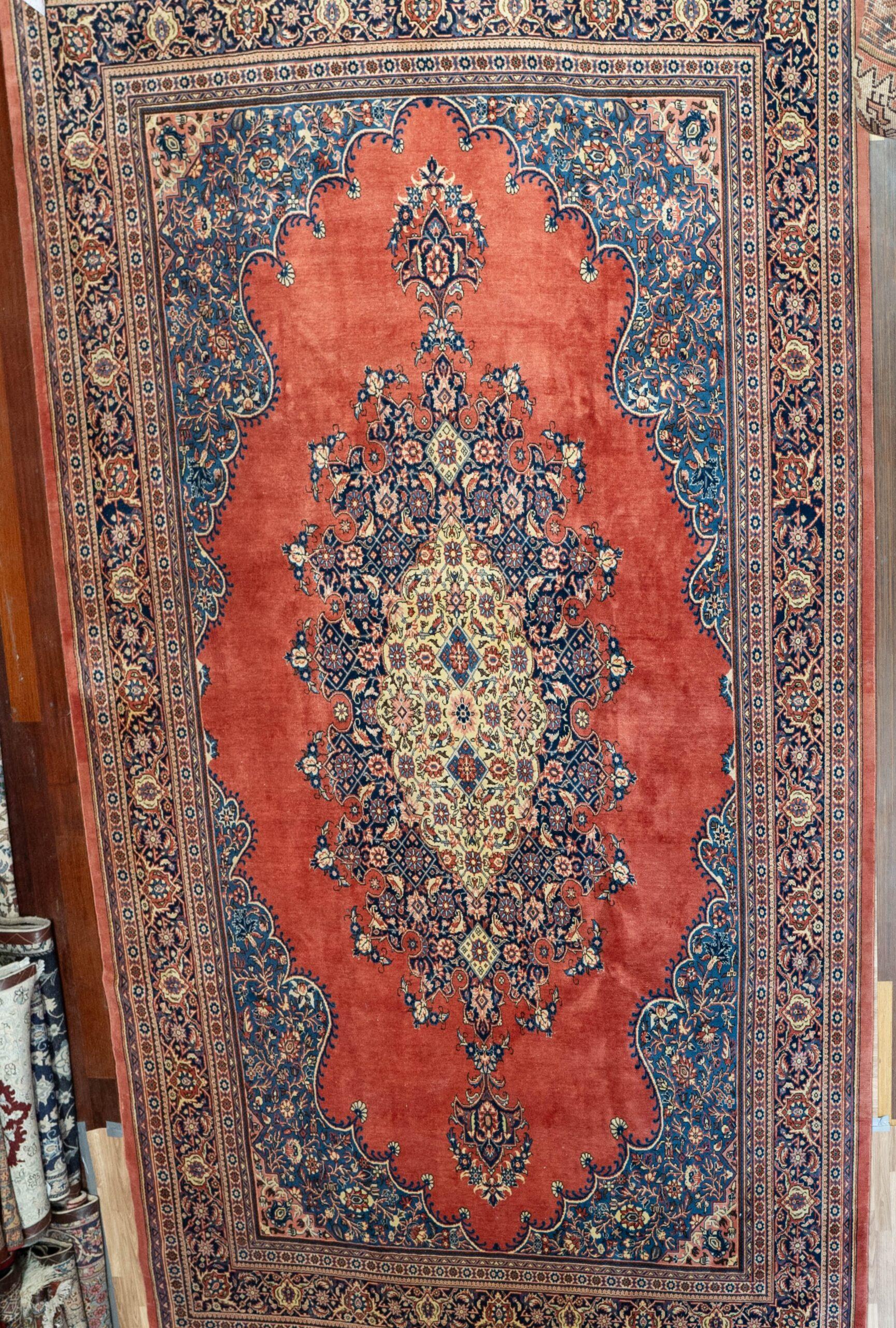 Sarouk Wool Rug 10.2'x13.7' View 3
