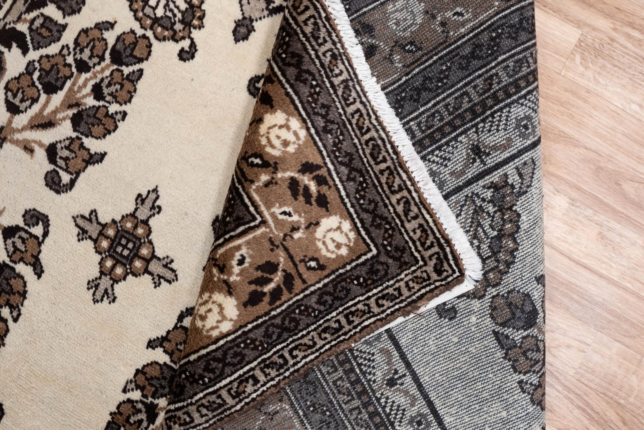 Ferdous Wool Rug 6.8x9.8 View 4