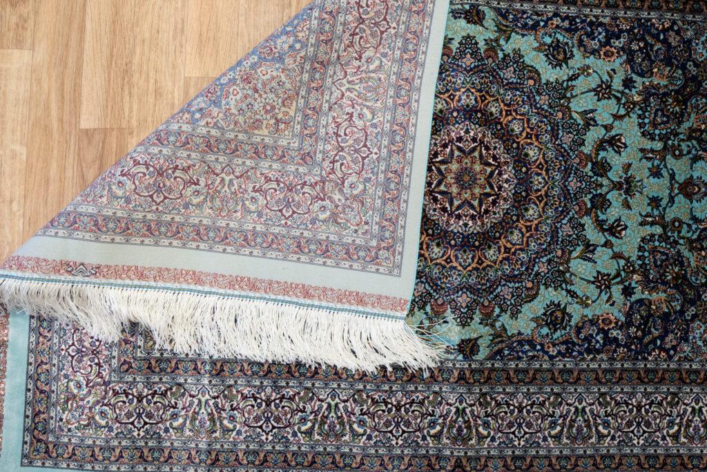 Qum Design Silk Rug 2.7'x3.11' View 3