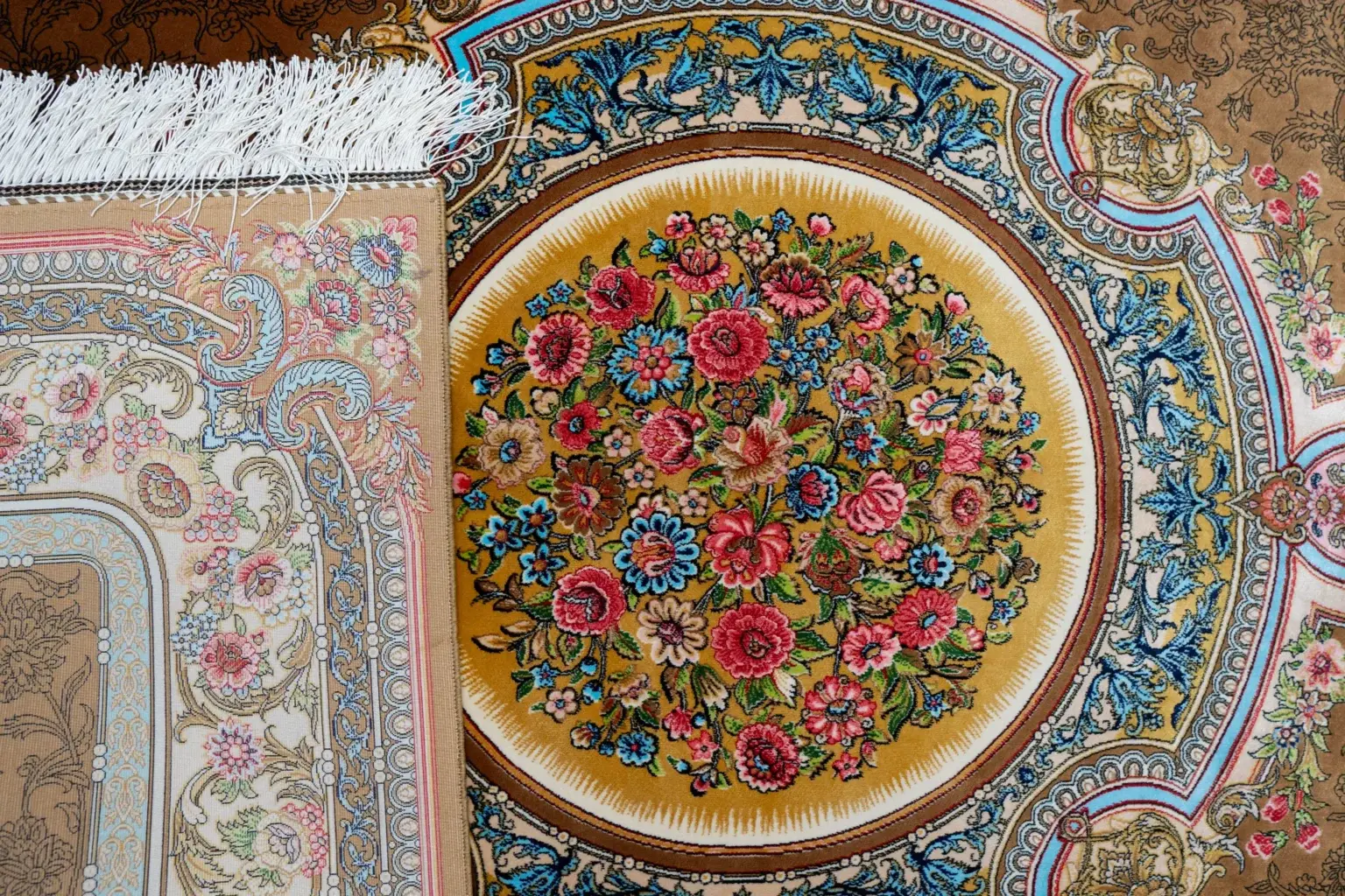 Qum Design Silk Rug 3.0' × 5.0' View 2