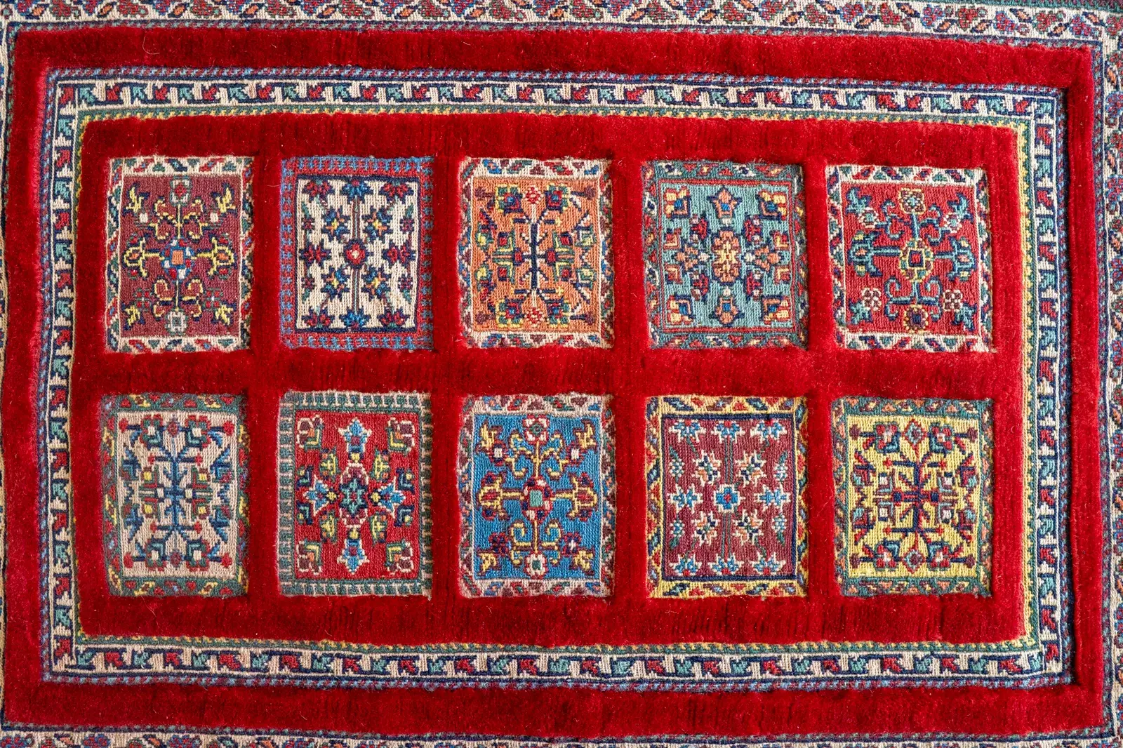 Kilim Rug 3916 – Genuine Hand-Woven Wool Oriental Rug