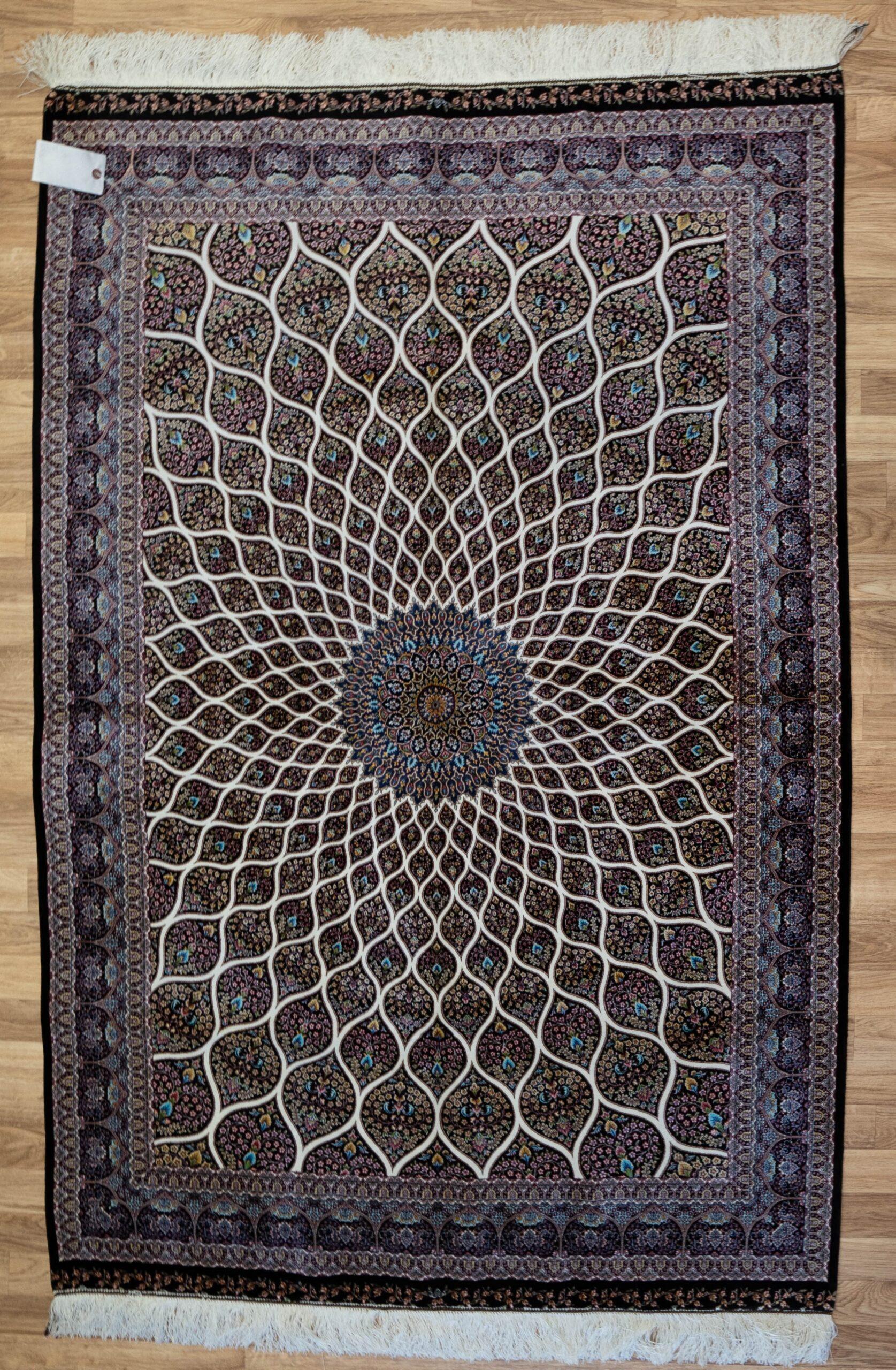 Qum Design Silk Rug 4'x6' View 1