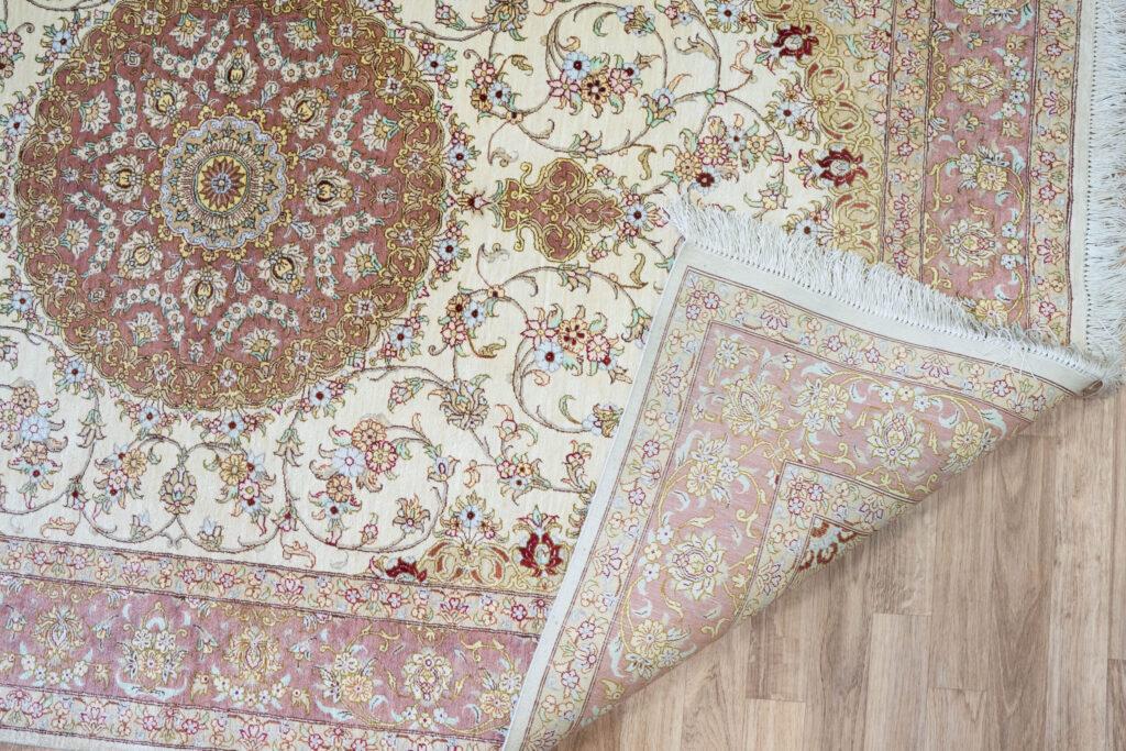 Qum Design Pure silk Rug 4.3'x6.7' View 4
