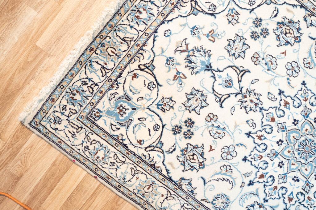 Nain Wool Silk Rug 4.2'x6.7' View 3