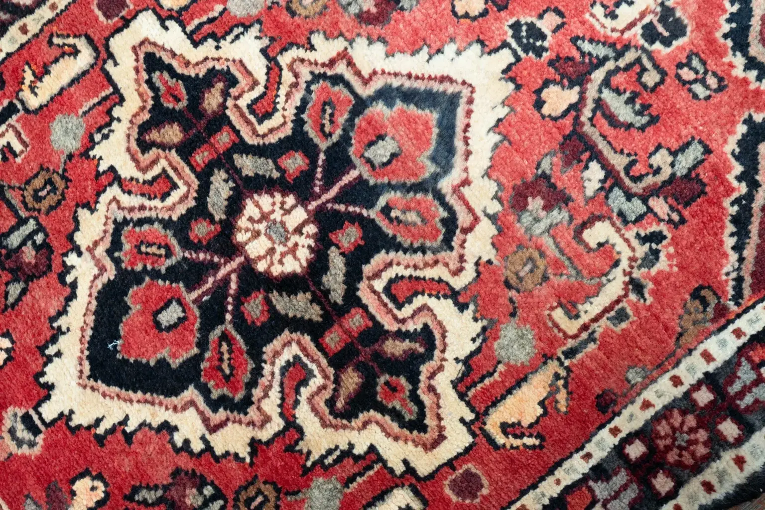 Hamdan Rug 2.2 × 3.4 View 3