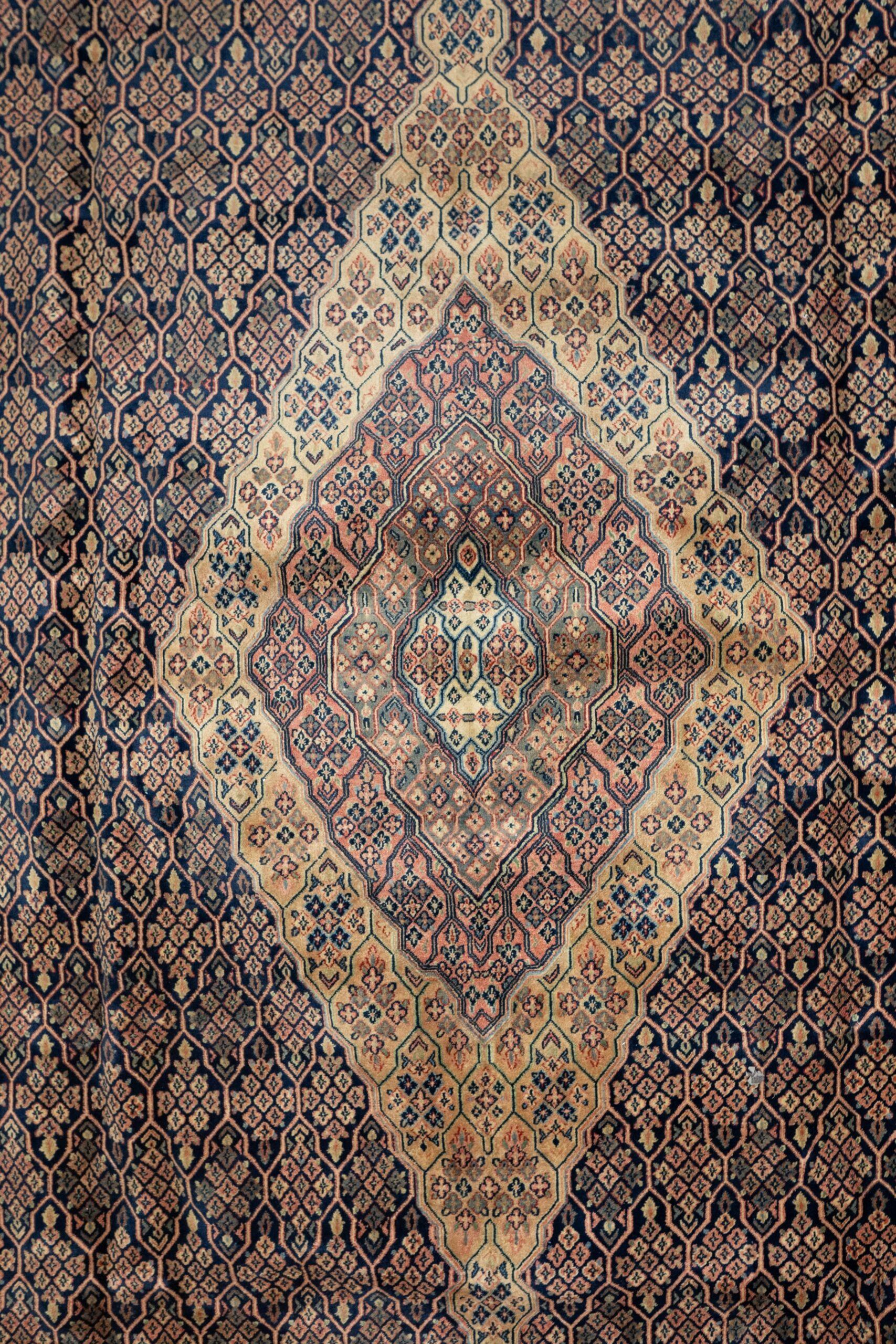 Hamadan Wool Rug 18.4x11.8 View 1