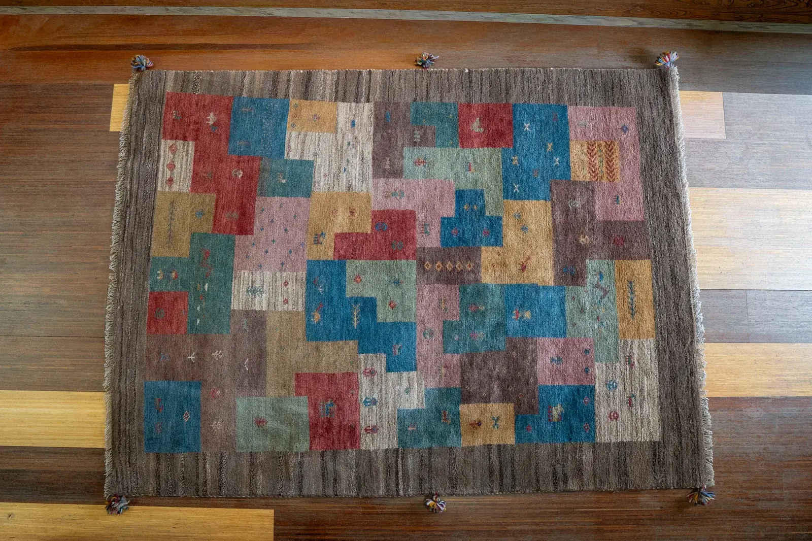 Gabbeh Rug 3924 – Genuine Hand-Woven Wool Oriental Rug View 1