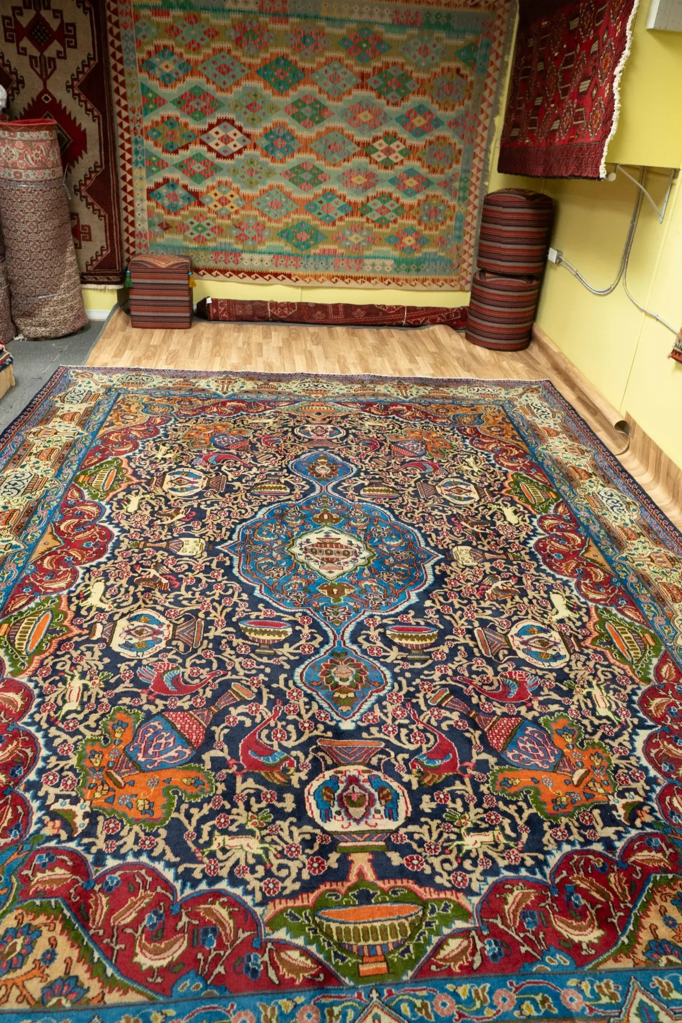 Kashamar Wool Rug 9.8 x 12.9 View 2