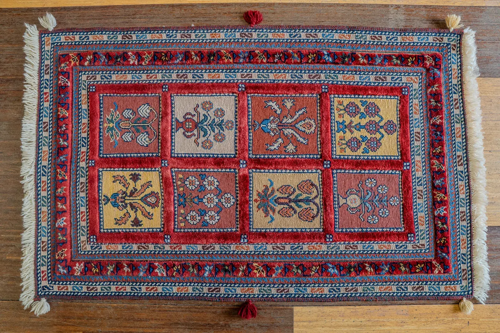 Kilim Rug 3915 – Genuine Hand-Woven Wool Oriental Rug View 1