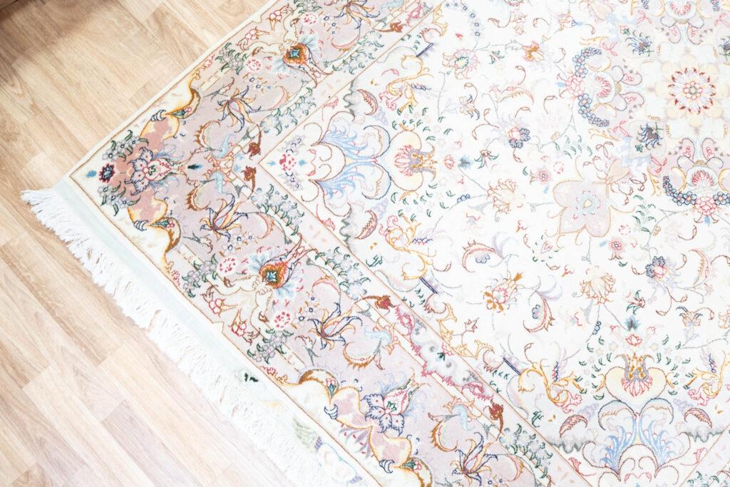 Tabriz Wool Rug 5'x7' View 3