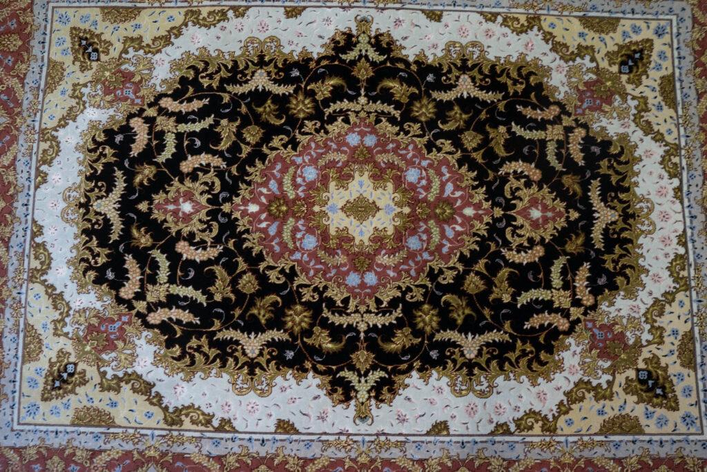 Tabriz Wool Silk Rug 5.6'x7.6' View 2