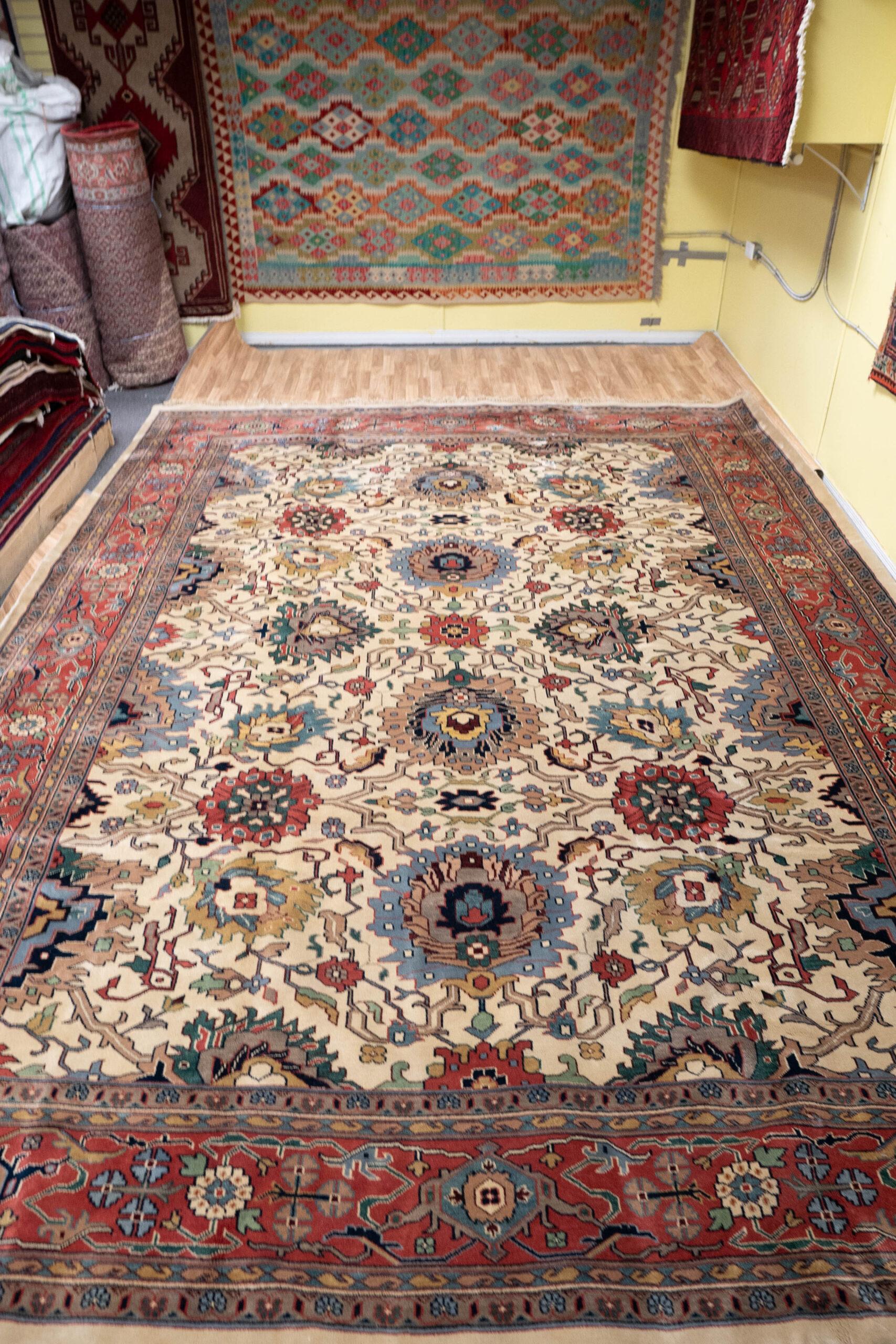 Serapi Rug 10.0x14.0 View 9