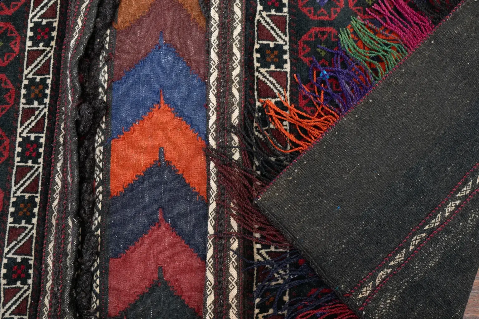 Corgen 2.3 × 4.0 View 1