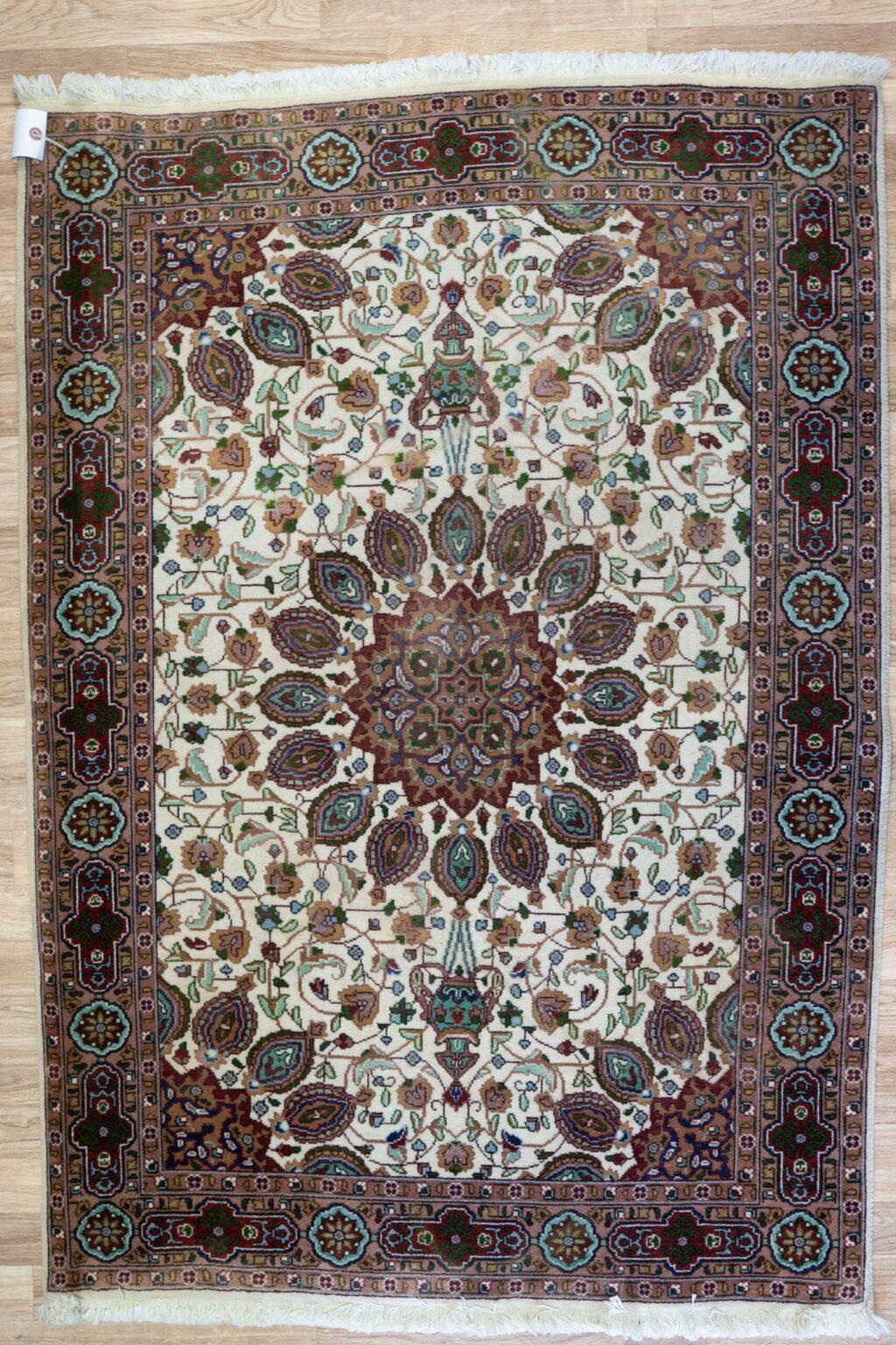 Tabriz Wool Rug 3.2'x5.1' View 3