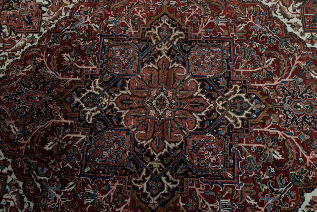 Heriz Wool Rug 9'x12' View 2