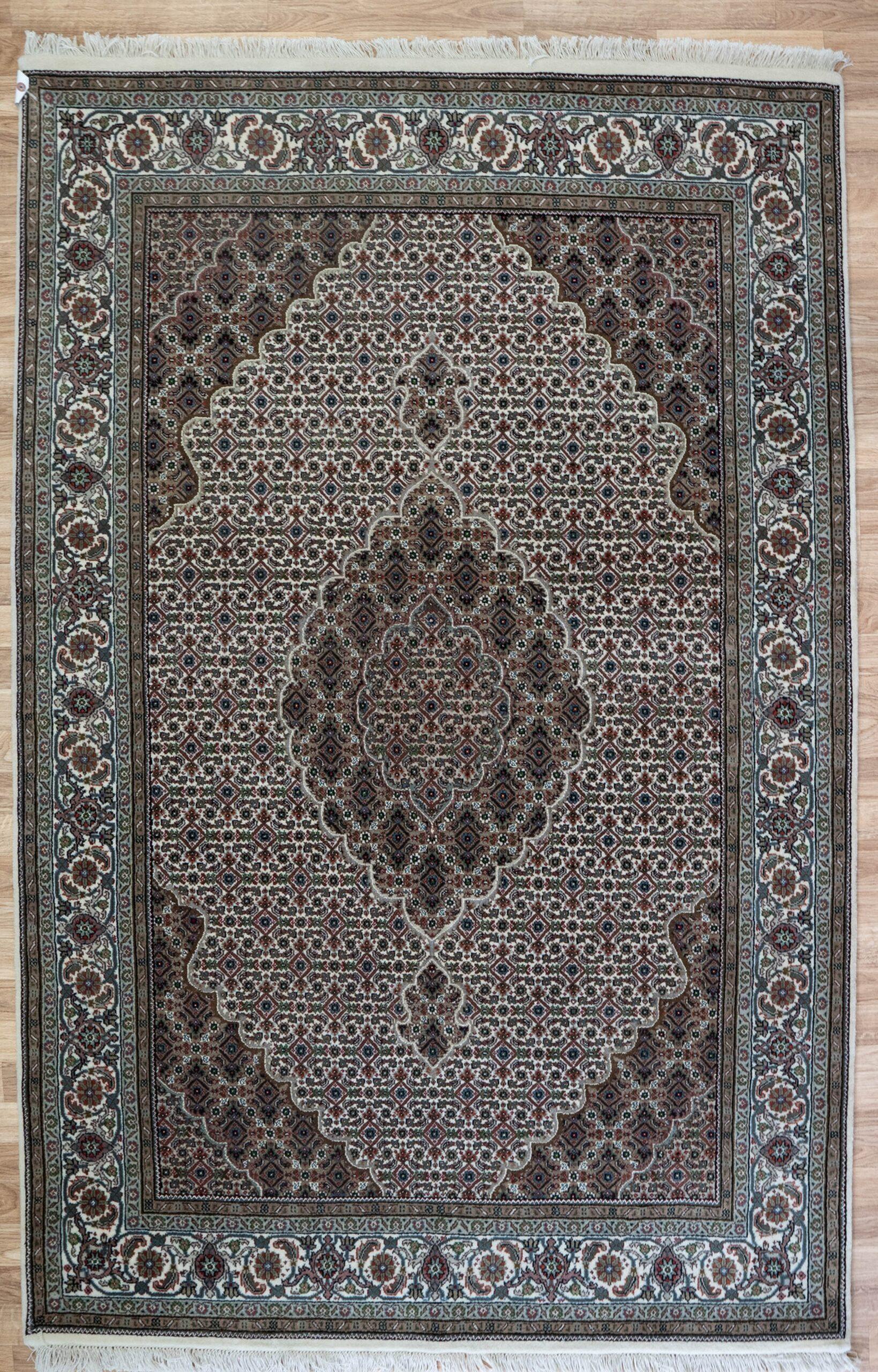 Tabriz Wool Silk Rug 5'x7' View 1
