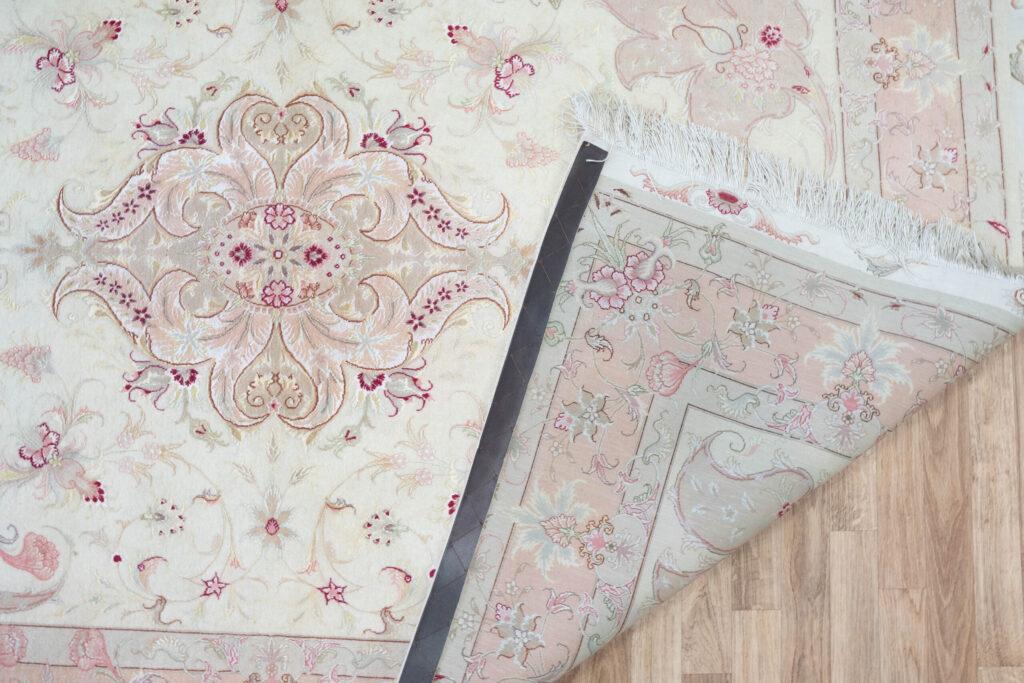 Tabriz Silk Rug 5'x7' View 4