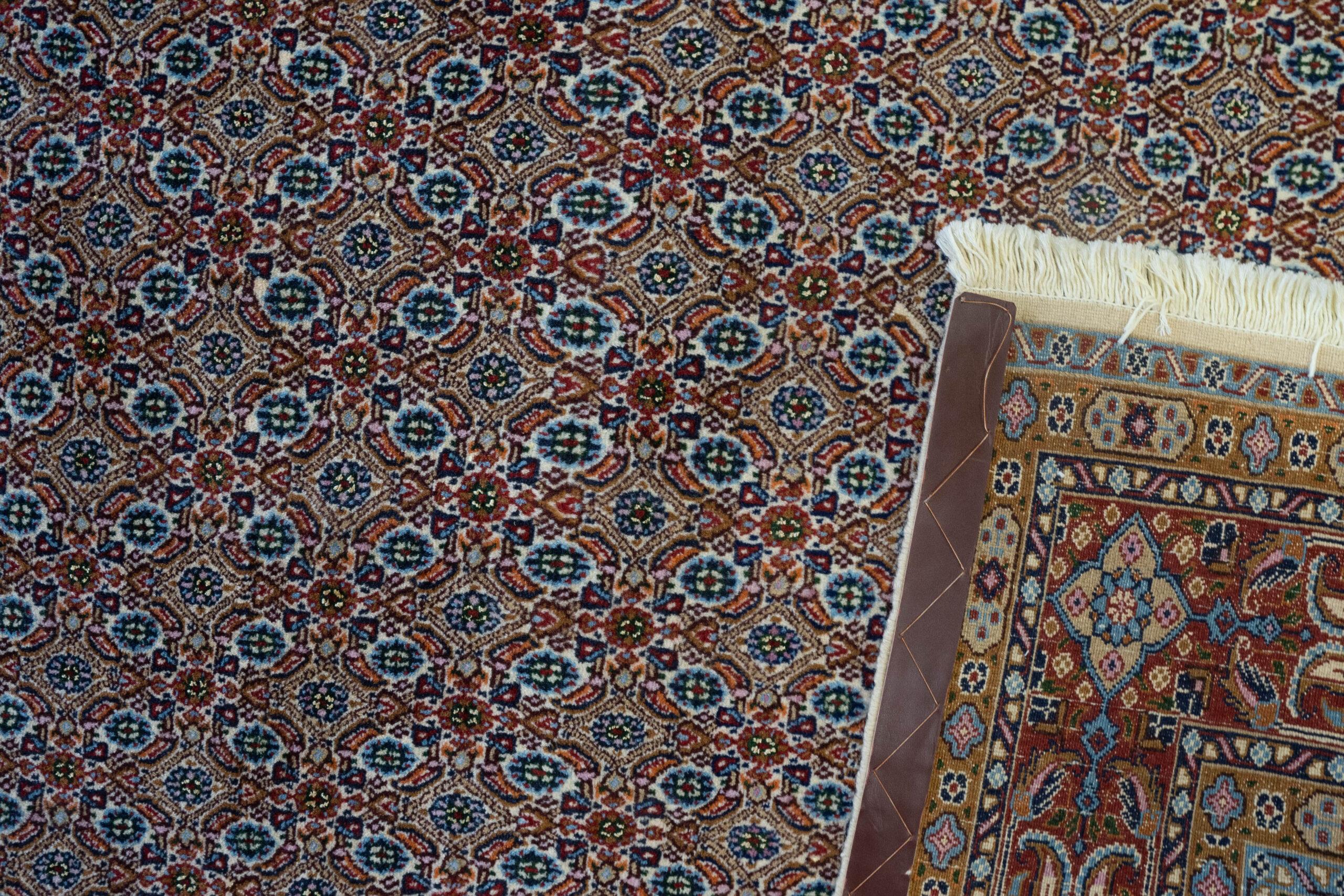 Moud Wool Silk Rug 5'x7' View 5