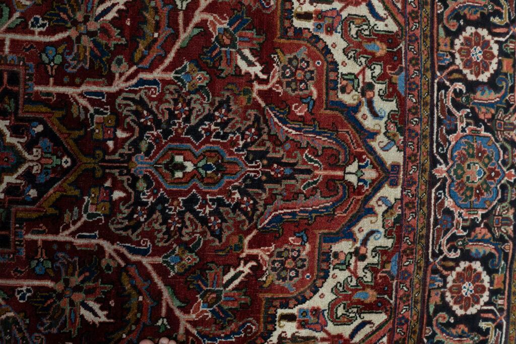 Heriz Wool Rug 9'x12' View 6