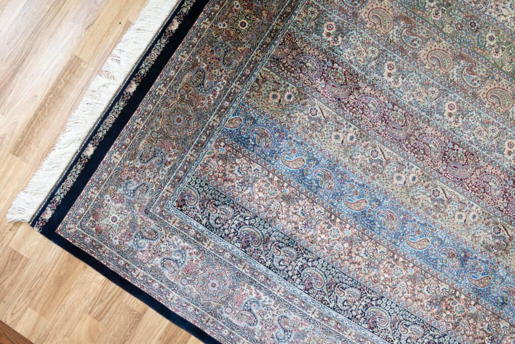 Qum Design Silk Rug 5'x7.7' View 3
