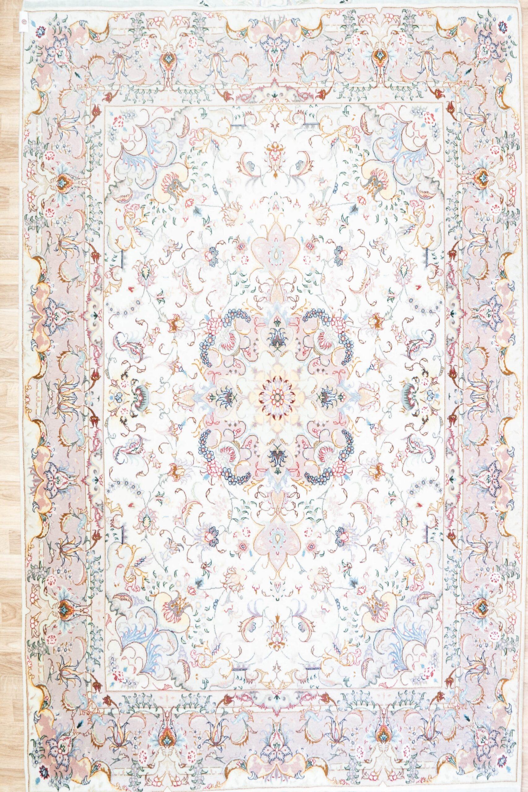 Tabriz Wool Rug 5'x7' View 1