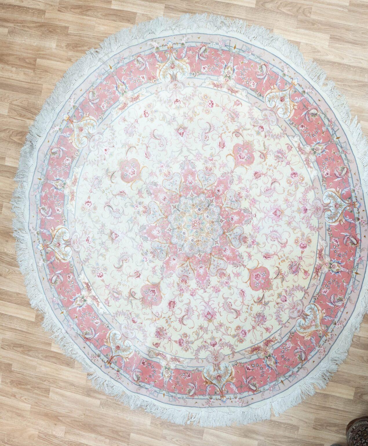 Tabriz rug 6.6'x6.6' View 3