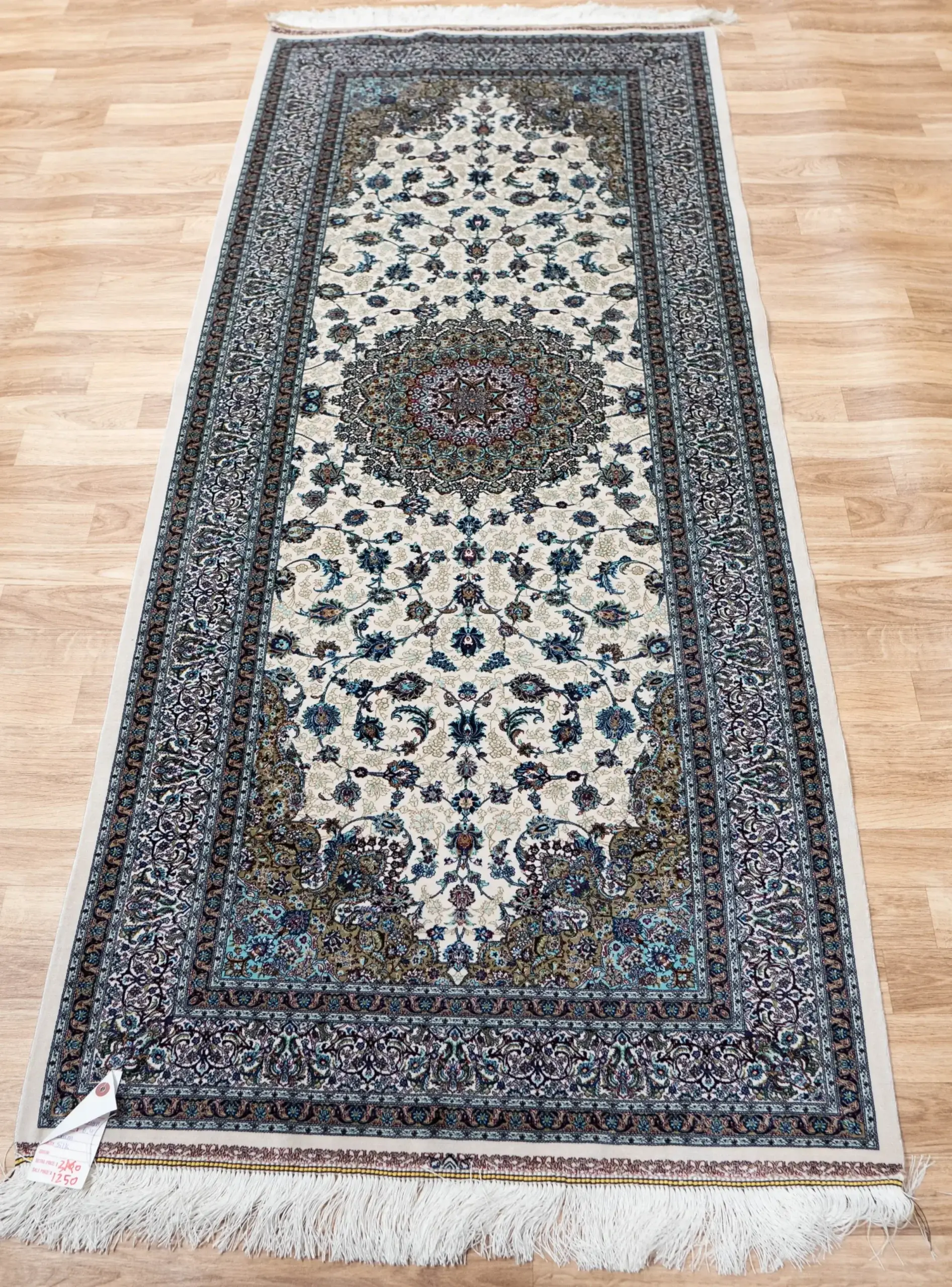 Qum Design Silk Rug 2.7 x 6.4 View 3