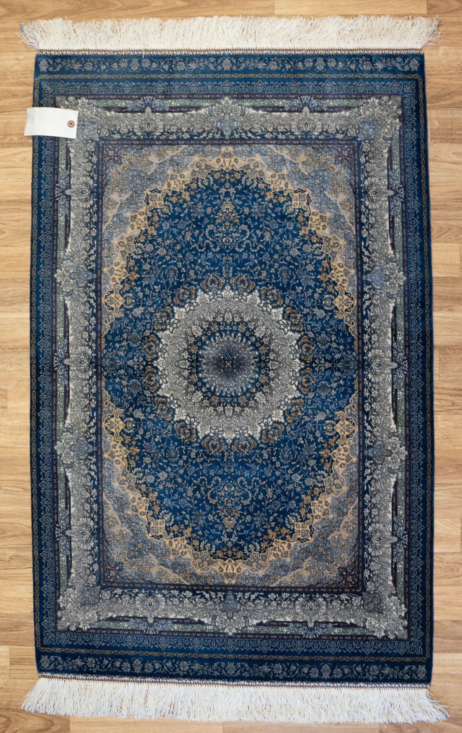 Qum Design Silk Rug 2.7'x4'