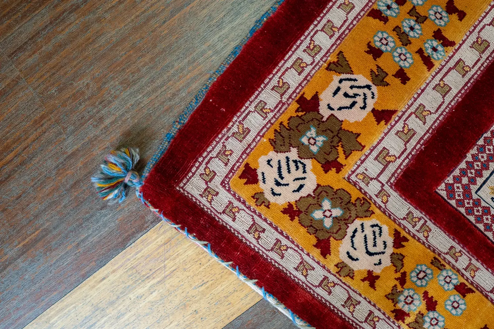 Gabbeh Rug AR-3927 – Genuine Hand-Woven Wool Oriental Rug View 8