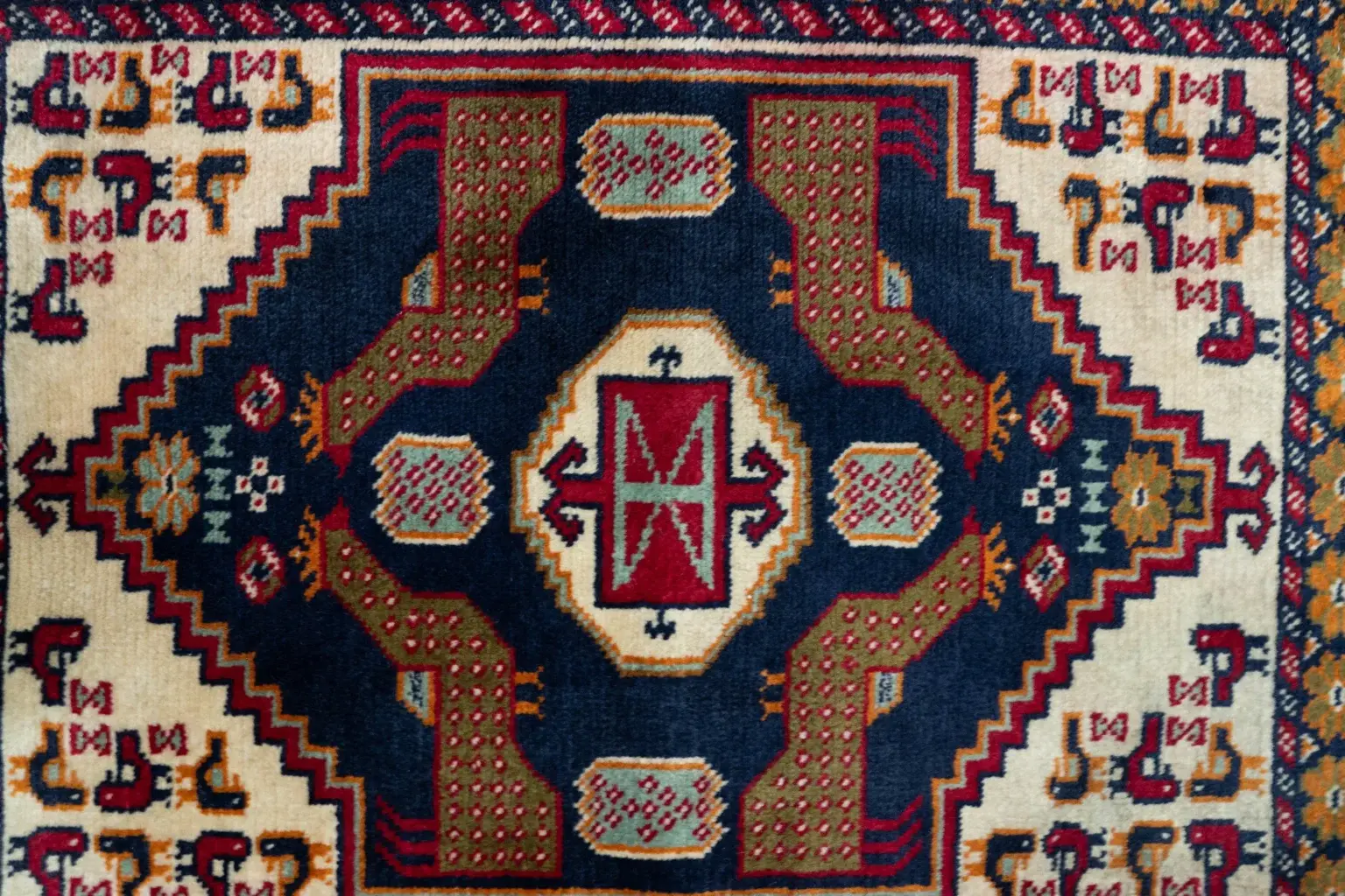 Bakhtiari Wool Rug 2.1x2.6 View 1