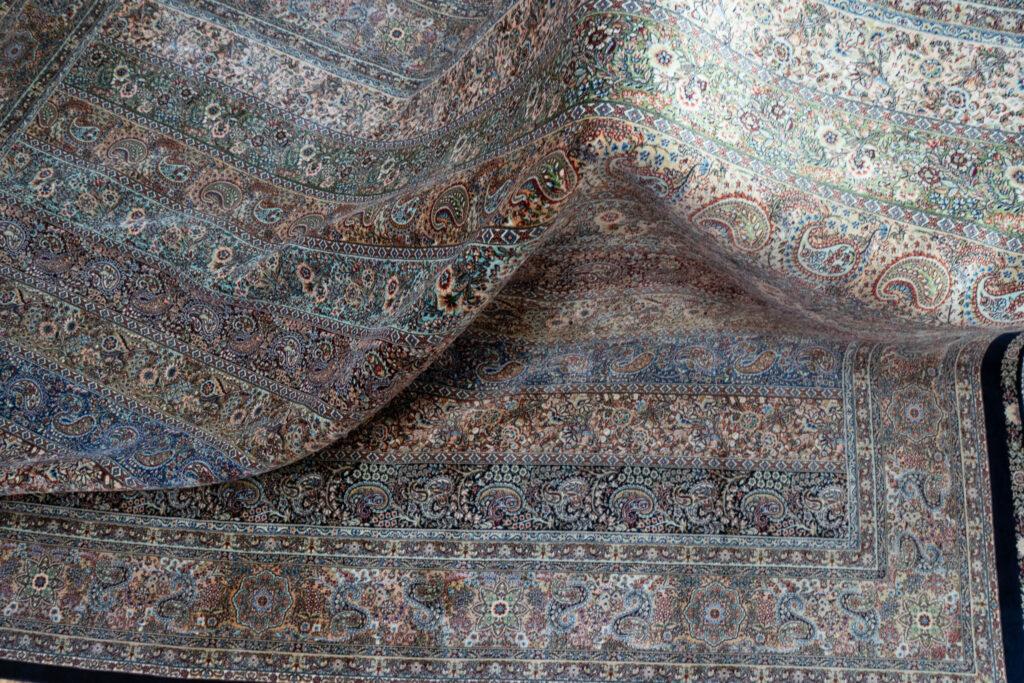 Qum Design Silk Rug 5'x7.7' View 6