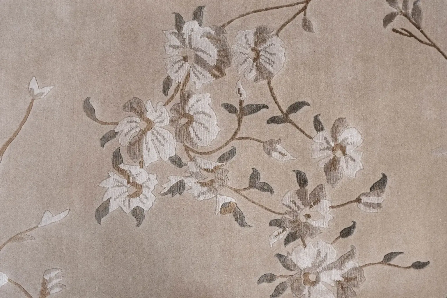 Tibet Wool Silk Rug 5 x 8' View 1