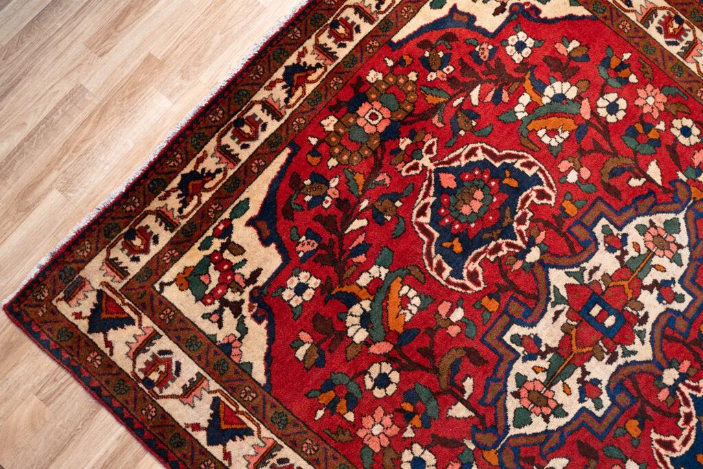 Bakhtiari Wool Rug 5.4'x6.7' View 3