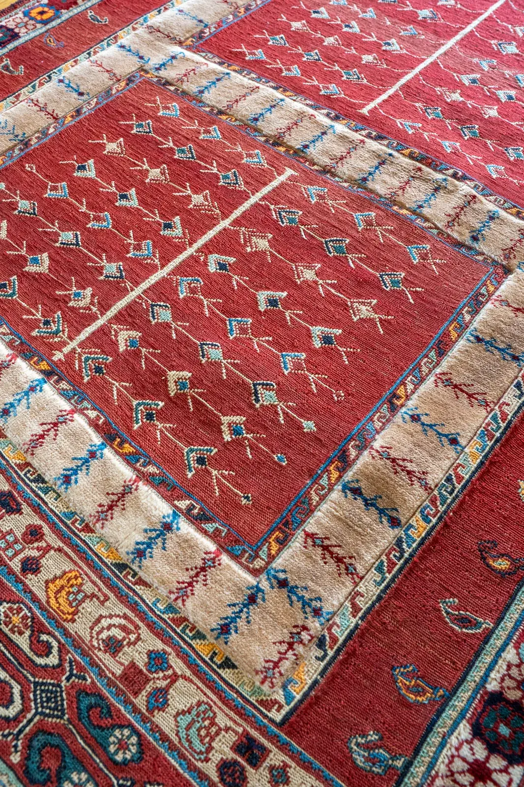 Kilim Rug 3919 – Genuine Hand-Woven Wool Oriental Rug View 2