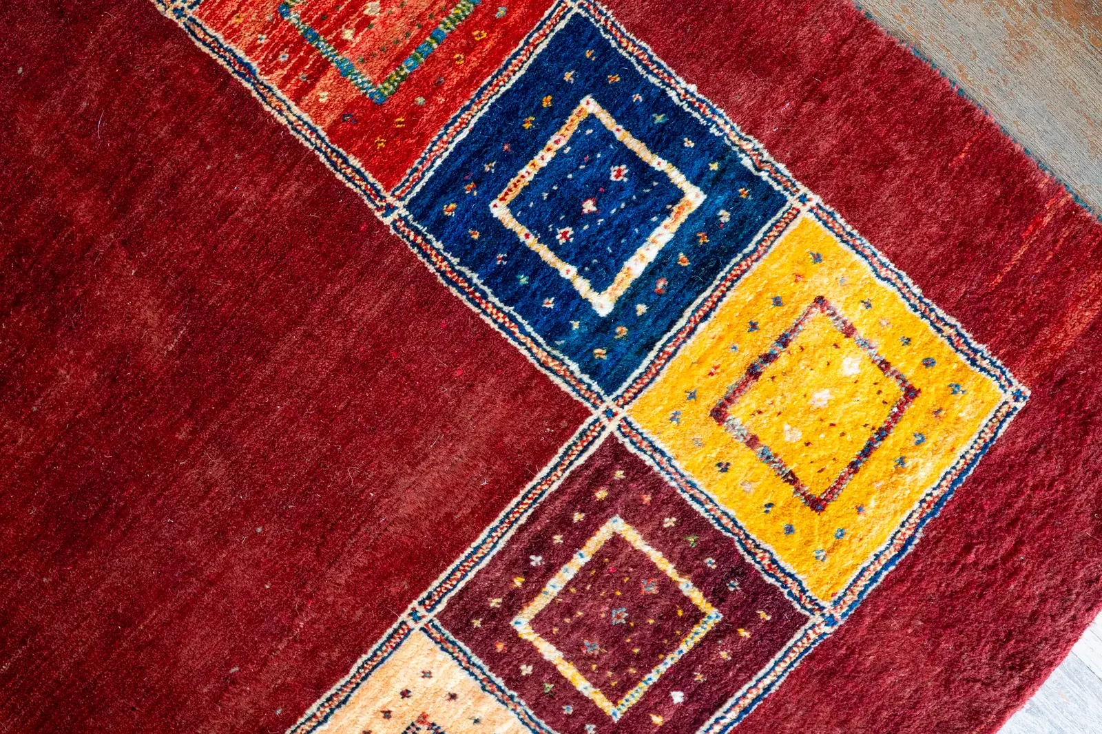 Gabbeh Rug 3925 – Genuine Hand-Woven Wool Oriental Rug View 3