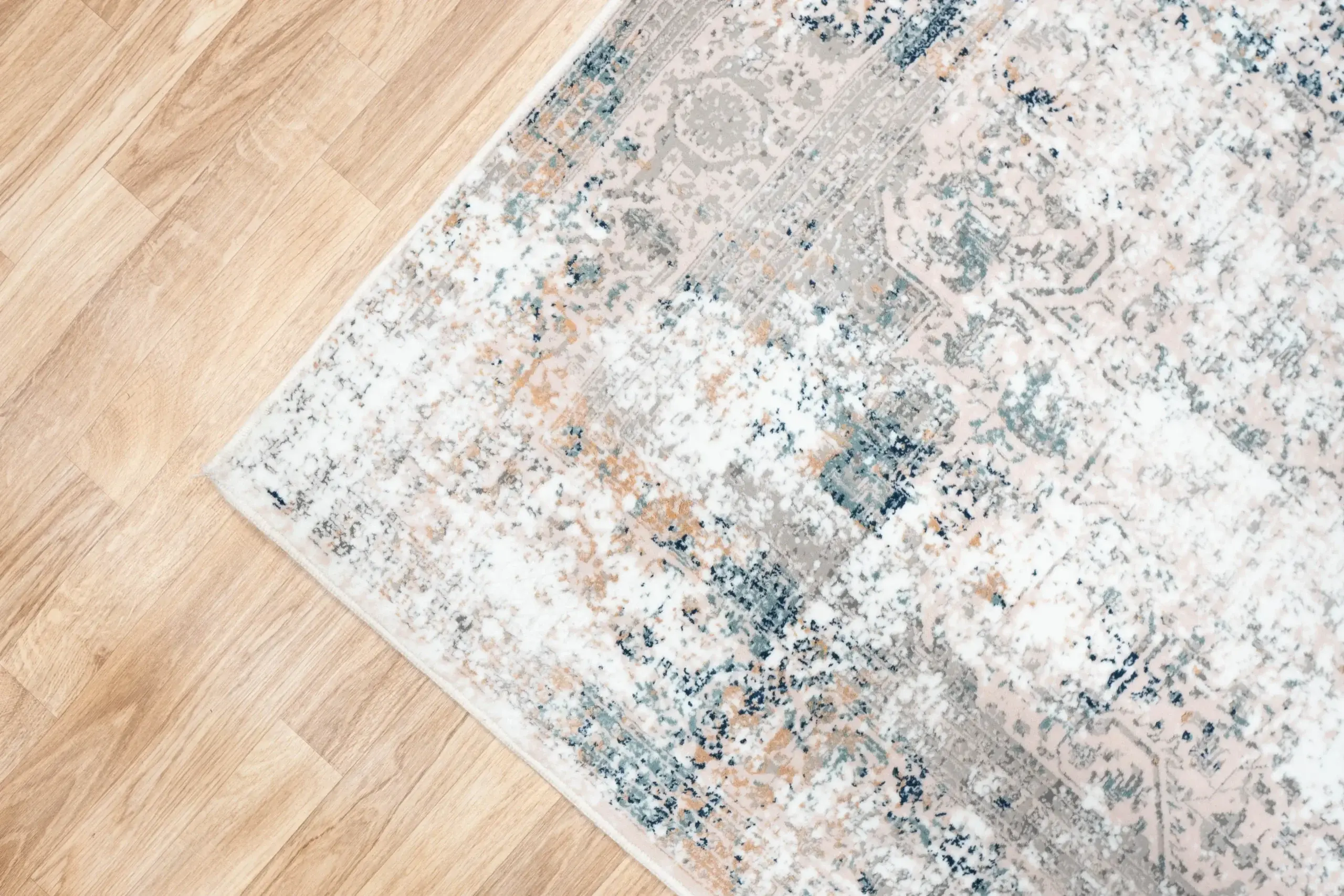 Magrola Rug 5 x 8' View 3